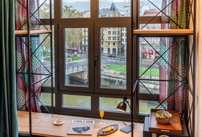 Classic Suite, City View | Down comforters, minibar, in-room safe, desk