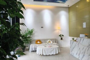 Ảnh chưa phân loại, 2 trong số 17 ảnh, nút