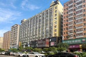 Exterior - Haojin Business Hotel (Dongguan Chang'an Branch) (Dongguan)
