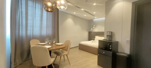 1 Schlafzimmer, BĂŒgeleisen/BĂŒgelbrett, WLAN, BettwĂ€sche