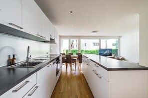 Comfort Apart Daire | Özel mutfak | Buzdolabı, fırın, set üstü ocak, bulaşık makinesi 