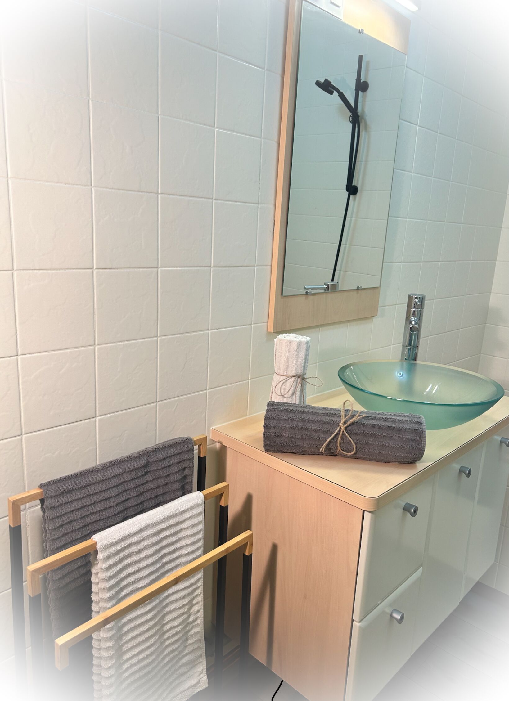 吹风机、毛巾、肥皂、洗发水