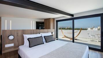 7 室のベッドルーム、セーフティボックス (室内)、アイロン / アイロン台、旅行用ベビーベッド