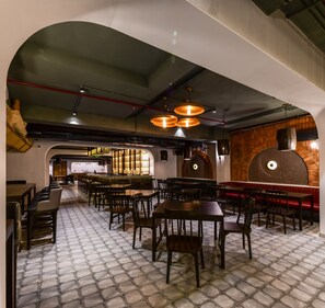 Bar (on property) - Regenta Inn Downton Raipur (Raipur)