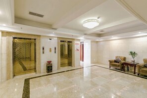 Unclassified image, 4 of 34, button - Fulong Hotel (Ya'an)