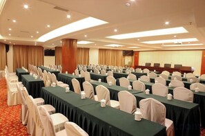 Unclassified image, 5 of 34, button - Fulong Hotel (Ya'an)