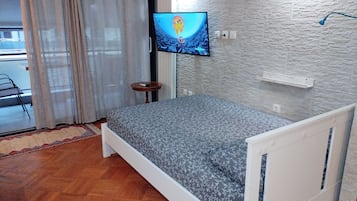 Apartment, 3 Bedrooms, Smoking, Balcony | 3 bedrooms