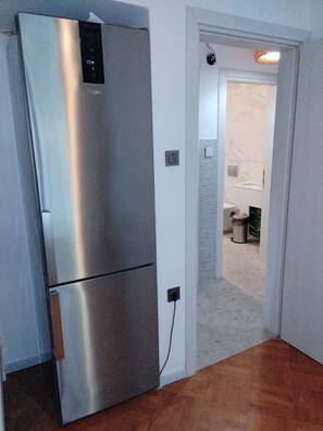 Apartment, 3 Bedrooms, Smoking, Balcony | Interior