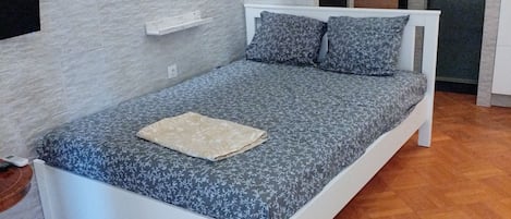 Apartment, 3 Bedrooms, Smoking, Balcony