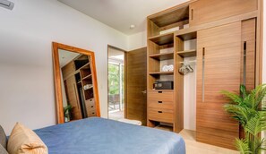 2 bedrooms, in-room safe, iron/ironing board, free WiFi