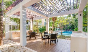 Outdoor dining