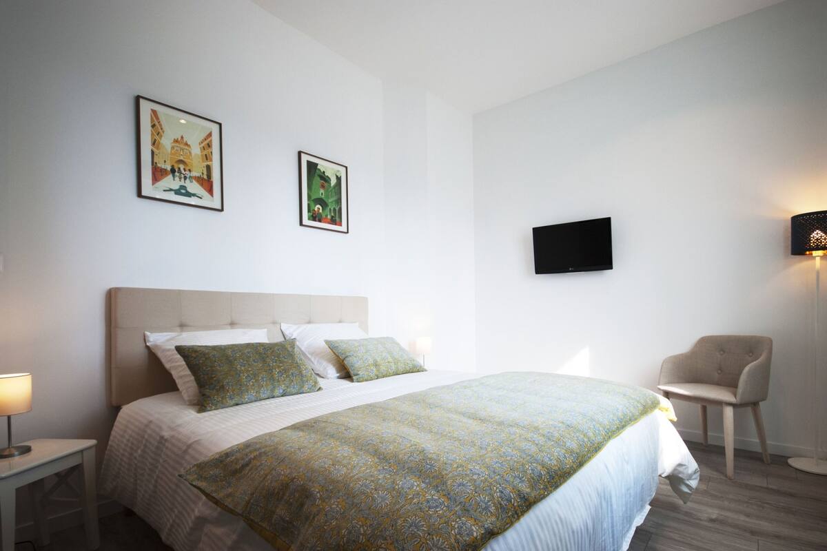 Quarto casal standard, banheiro privativo, vista para o jardim (Rosa) | Diversos