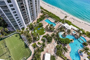 Exterior - Premium Amenities Studio - Ocean View (Sunny Isles Beach)