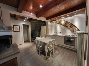 Private kitchen - Cozy apartment, inside the walls of Bevagna, newly renovated. (Bevagna)
