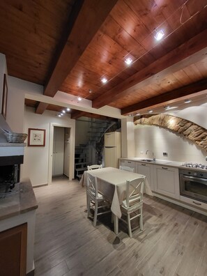 Dining - Cozy apartment, inside the walls of Bevagna, newly renovated. (Bevagna)