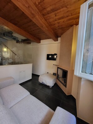 Interior - Cozy apartment, inside the walls of Bevagna, newly renovated. (Bevagna)