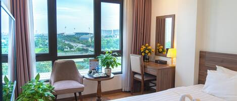 Minibar, in-room safe, desk, laptop workspace