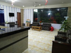 Schreibtisch, kostenloses WLAN