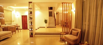 The Grand Bliss, Kottawa, 3-bedroom villa with AC, WiFi, Private Pool, and Gym