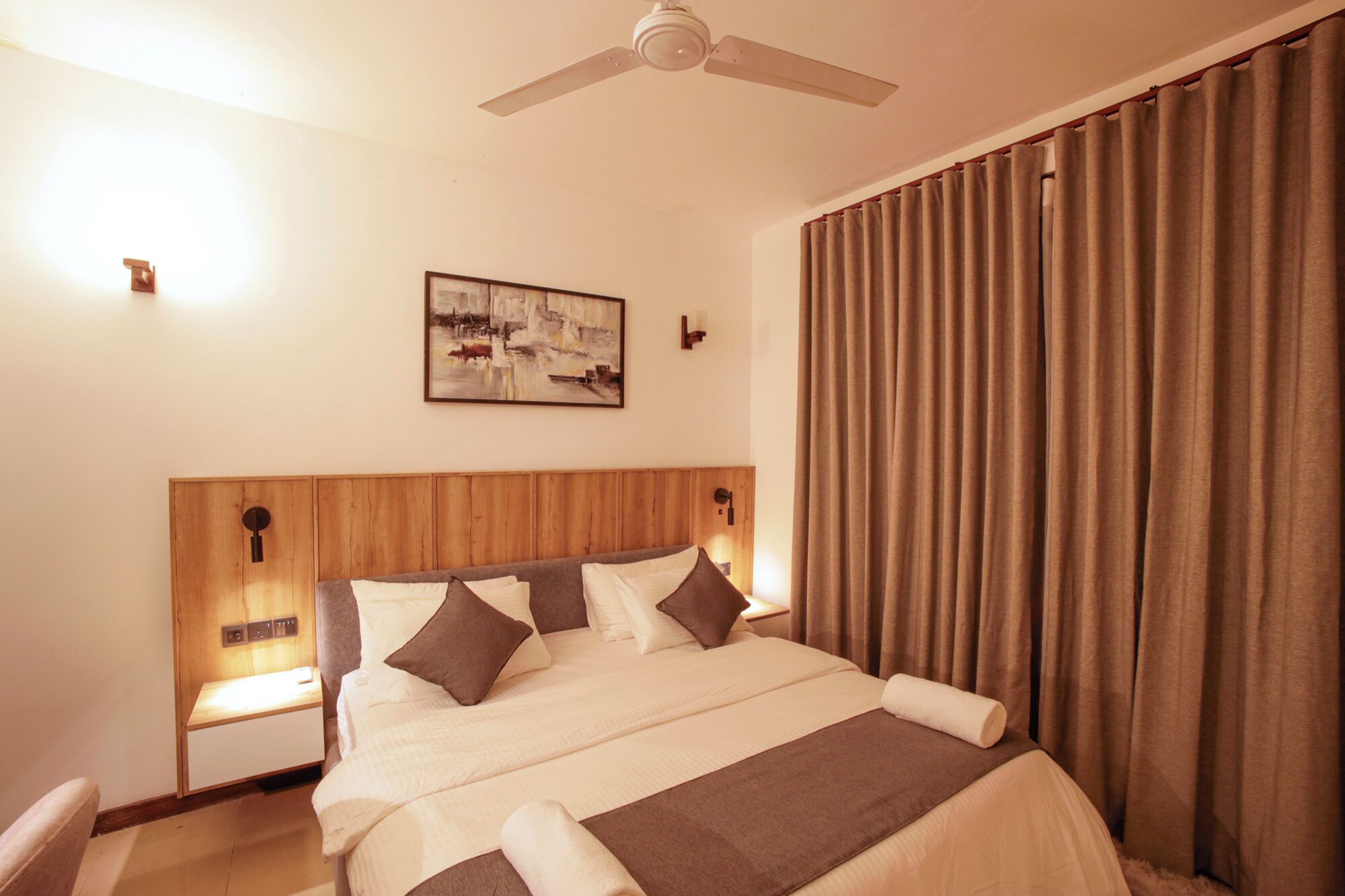 3 chambres, fer et planche à repasser, Wi-Fi, draps fournis