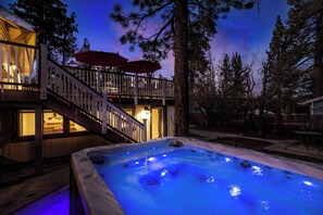 Outdoor spa tub - Lake Pointe Retreat By Destination Big Bear:Close to Village and Marina! Hot Tub! Pool Table! Shuffleboard! Air Hockey! Fully Fenced Yard! Pet Friendly! (Big Bear Lake)