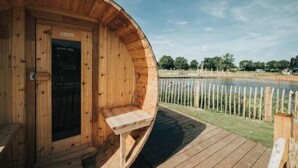 Property grounds - Cosy Beach House in Family Park (Ouddorp)