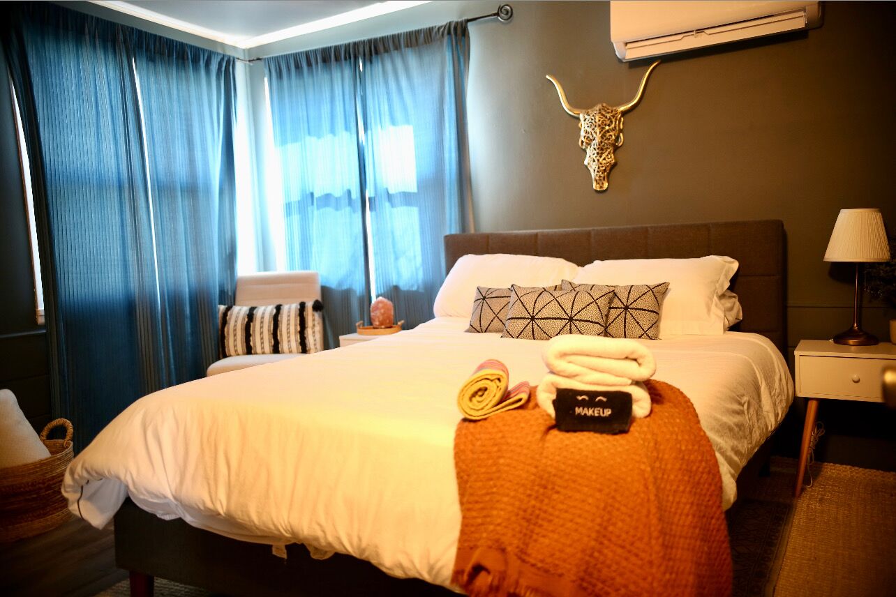 3 bedrooms, desk, iron/ironing board, travel cot