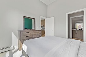 3 dormitoris, planxa i posts de planxar, wifi gratuïta i roba de llit