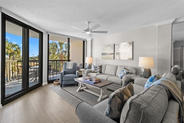 TV - Beach and Golf Oceanfront 3 Bdrm Newly Renovated (Pawleys Island)