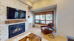 TV, fireplace - Grand Hyatt|Modern, Luxurious condo w/ contemporary design, large kitchen & multi level living (Vail)