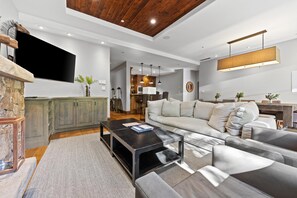 TV, fireplace, stereo