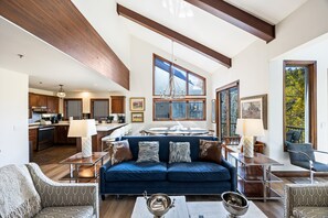 Smart-TV, peis, fotballspill og stereoanlegg