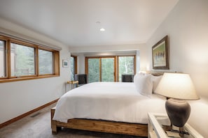 4 bedrooms, desk, iron/ironing board, free WiFi - Hot Tub | Views | BBQ | Chic Deer Valley Retreat (Park City)
