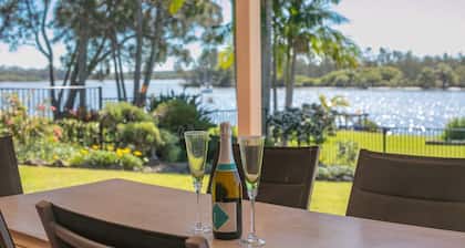 Waterside Escape - Pet Friendly.