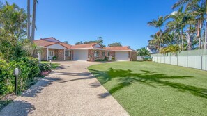 Exterior - Waterside Escape -  Your perfect holiday retreat in the beautiful town of Yamba. (Yamba)