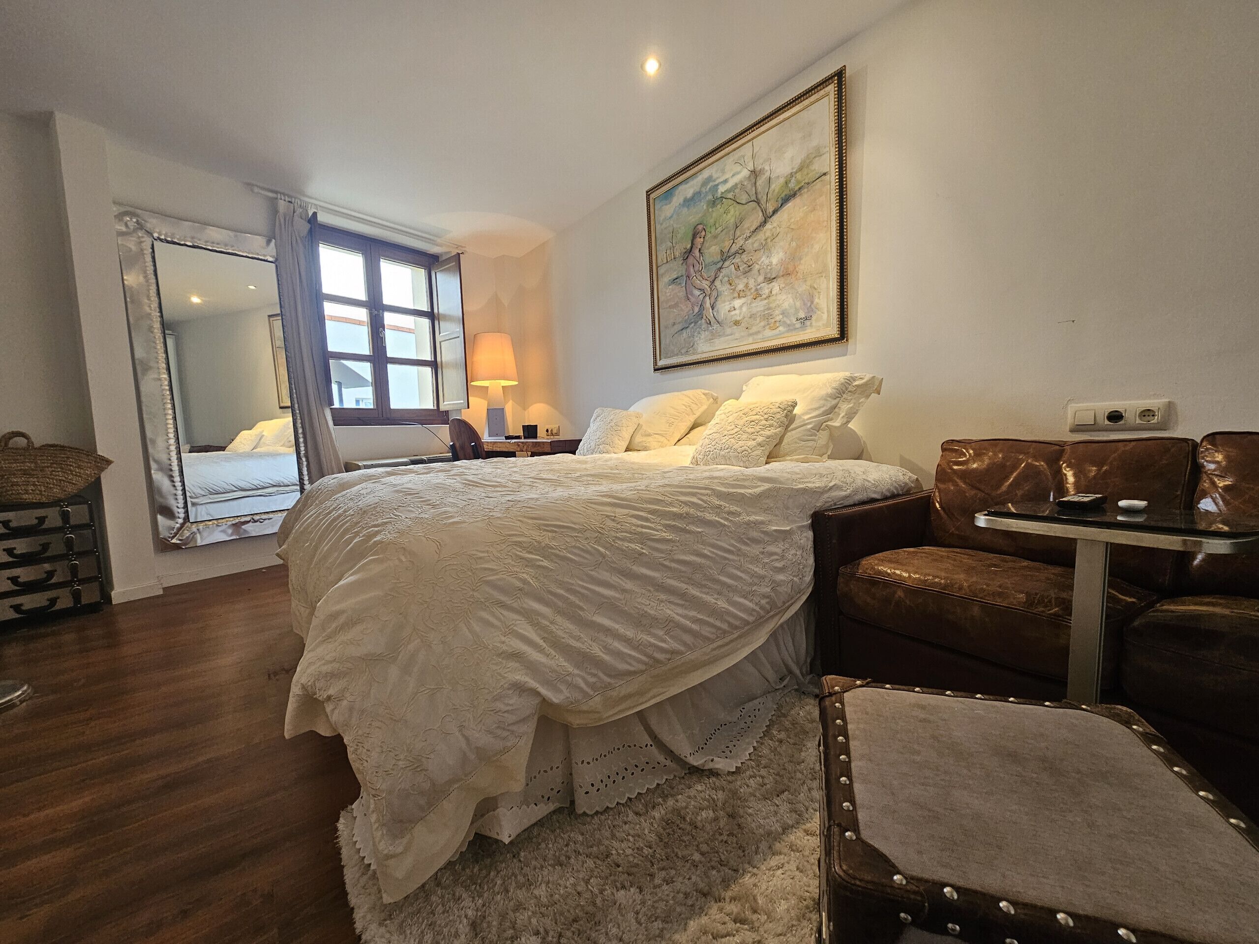 2 dormitorios, tabla de planchar con plancha, wifi gratis y ropa de cama