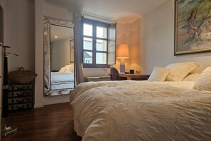 2 bedrooms, iron/ironing board, WiFi (free), bed sheets