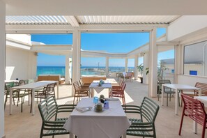 Petit déjeuner buffet compris tous les jours