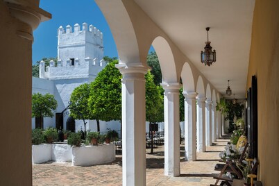 Hotel Cortijo Torre De La Reina