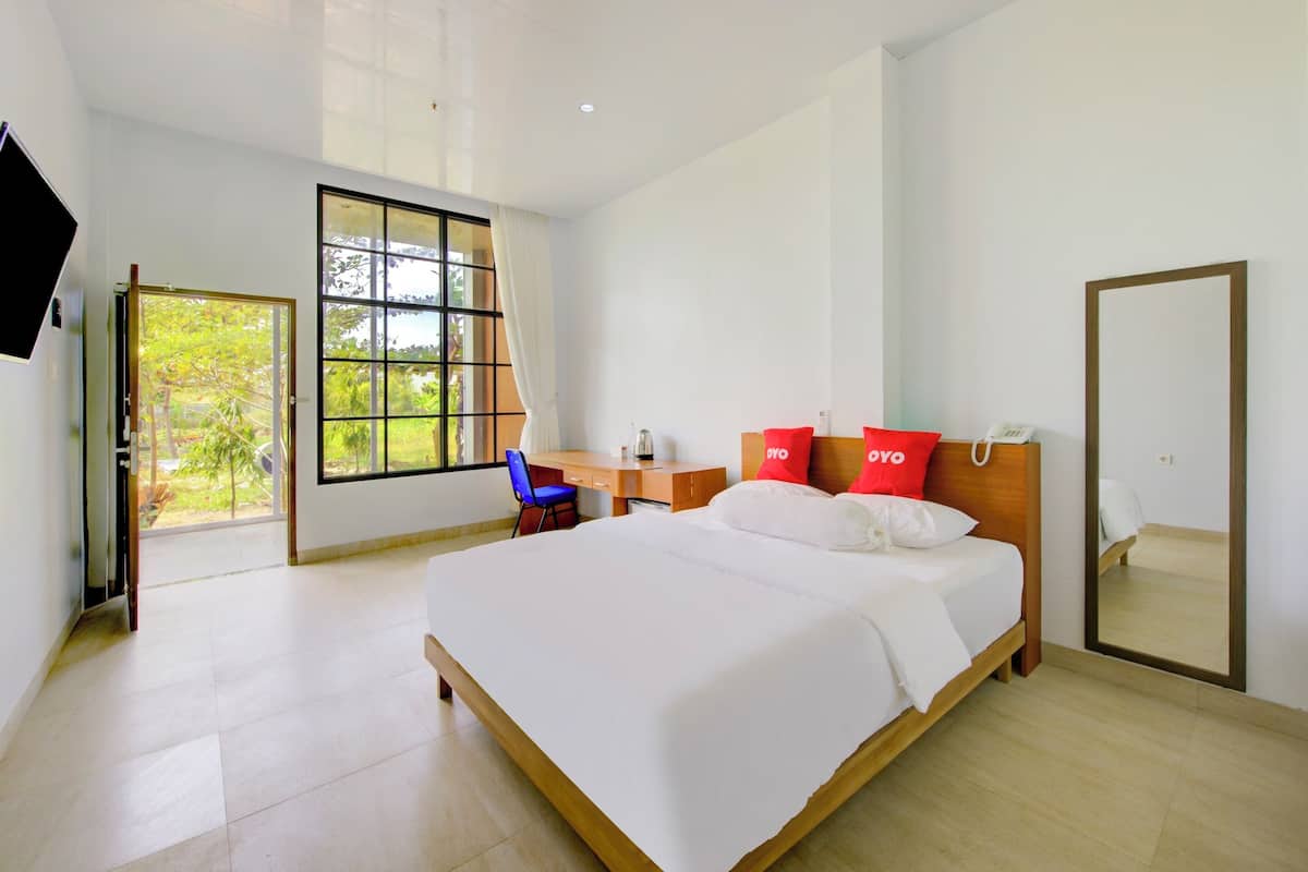 Deluxe Double Room | Desk, laptop workspace, free WiFi, bed sheets