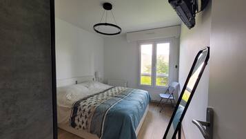 1 chambre, fer et planche à repasser, Wi-Fi gratuit, draps fournis