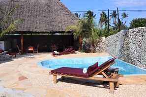 Outdoor pool - Holiday Time Bungalows Zanzibar (Matemwe)