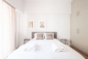 2 bedrooms - Urban Comfort 2 Bdrm Next to Metro (Athens)