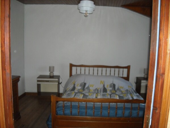 1 bedroom, iron/ironing board