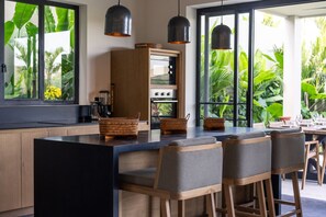 Fridge, microwave, oven, coffee/tea maker