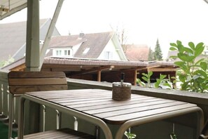 Outdoor dining - Union Apartment 2 (Belp)