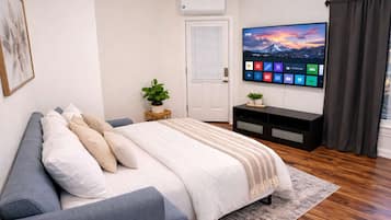 1 bedroom, desk, iron/ironing board, WiFi