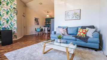 Tv, videospil, dvd-afspiller, bøger