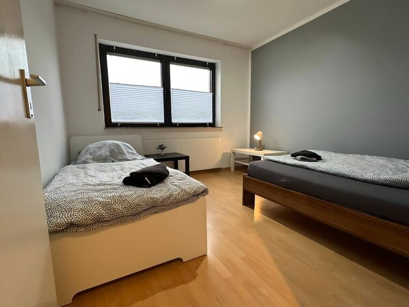 3 bedrooms, iron/ironing board, WiFi, bed sheets