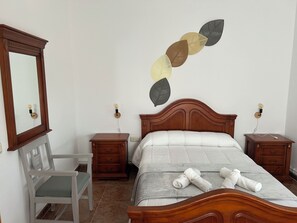 3 bedrooms, desk, travel cot, free WiFi - El Portachuelo (Sonseca)
